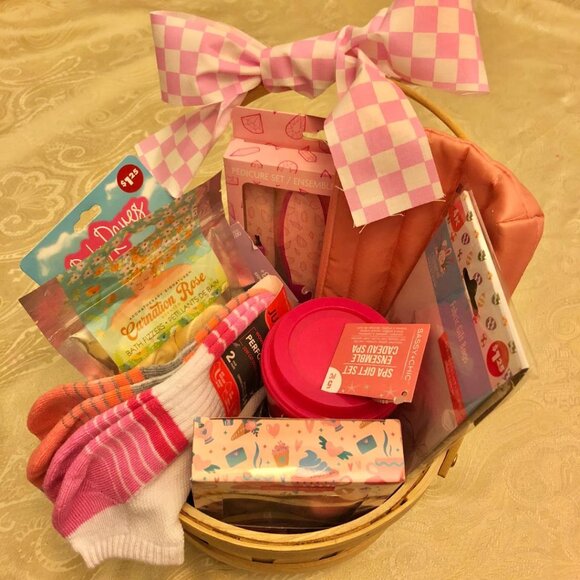NWT, Pink, Easter basket bundle, wood basket, bunny, personal care/spa items - Picture 2 of 14